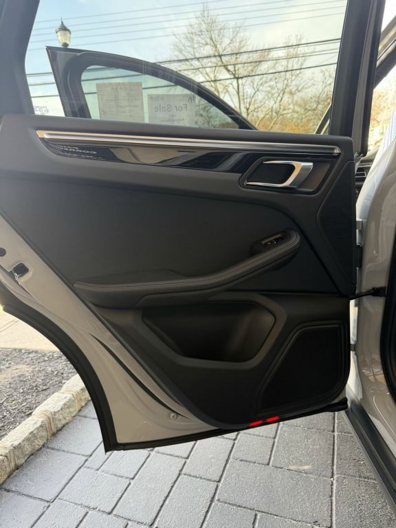 2023 Porsche Macan Base - Photo 20